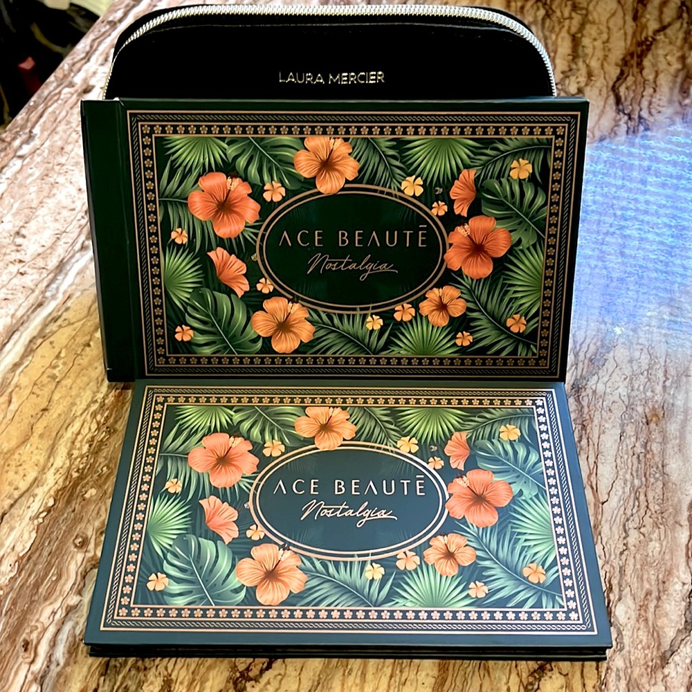 ✨ Ace Beautē Nostalgia Eyeshadow Palette. Brand New in Box ✨